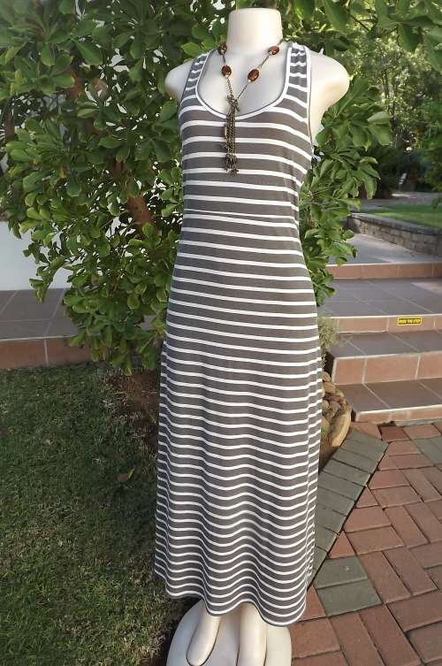 Maxi white and light brown horizontally striped polyester/viscose stretch dress size 33/9