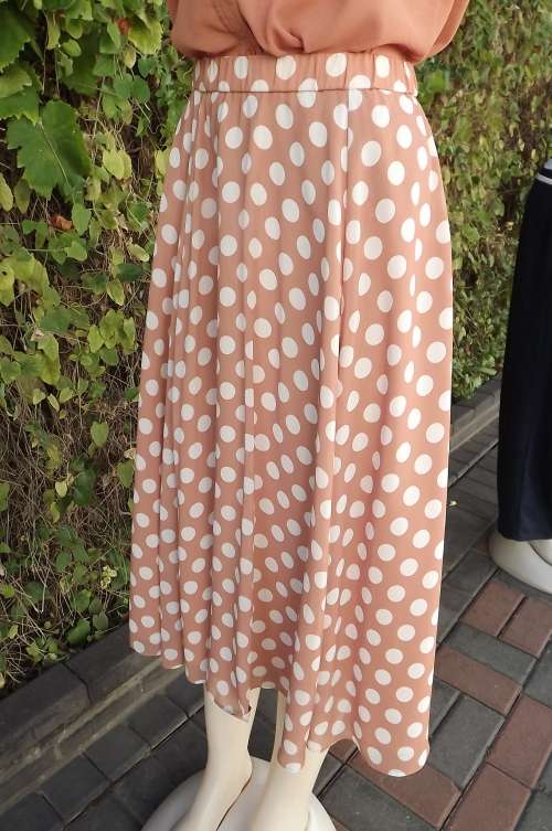 Fabulous flare fully lined polkadot skirt.Caramel with white dots by SOIRDOICE size 34/10