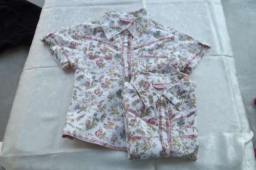 PINKTIGER floral tops for a girl of 6 to 7 years old.Buttons down with shirt collar & short sleeves.
