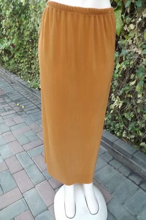 Easy to wear caramel colour permanent pleated maxi skirt.Size 40/16 by MERIEN HALL.