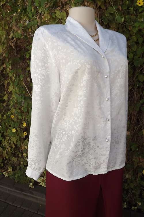 Smart long sleeve white silky blouse with embossed floral pattern  by FASHIONETTE.Size 38/14