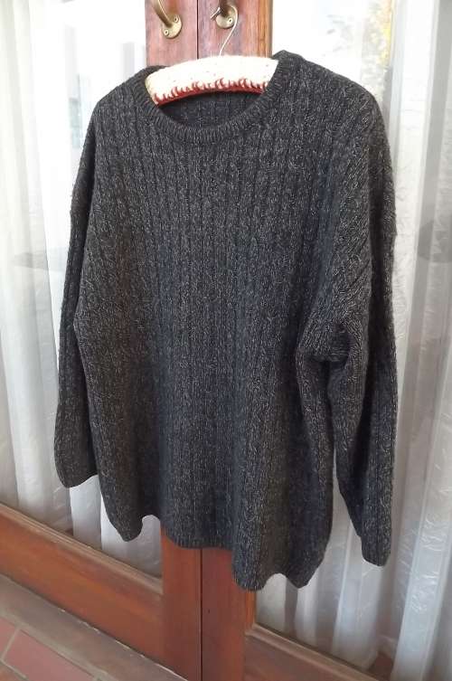Fabulous men's knitted sweater with black and grey mottle effect from WOOLWORTHS size XXL