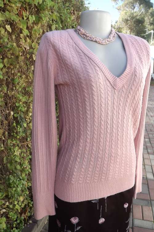 Dusty pink v neck long sleeve pullover cardigan.Size 36/12 by POLO.Acrylic knit rib stitch