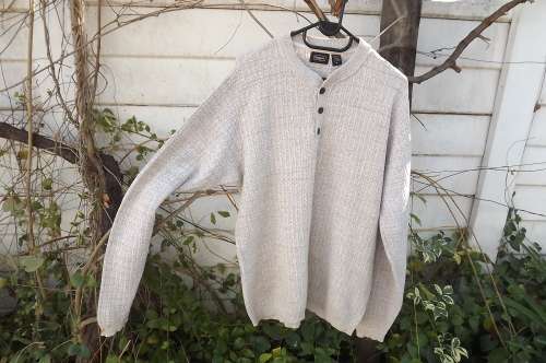 Stunning men's knitted top in acrylic and cotton yarn.Made in EL SALVADOR.Size M by HAGGAR