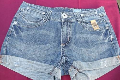 Ultra sexy denim shorts with turn up legs by JEANS + BASIC in size 32/8.Unique pockets