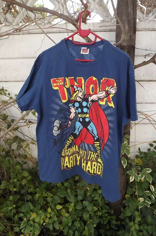 Blue Marvel Comics THOR T-shirt in size XL.used but in good conditio.In 100% cotton.