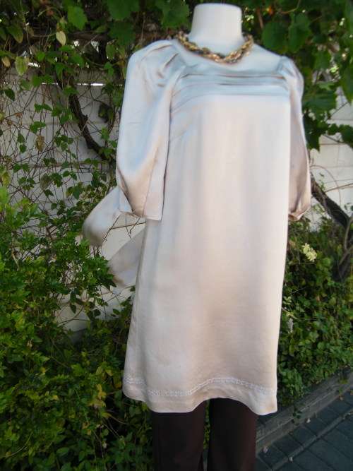 Up style ecru colour short dress/long top in polysatin.Size 32/8 by MIRROR MIRROR on The wall