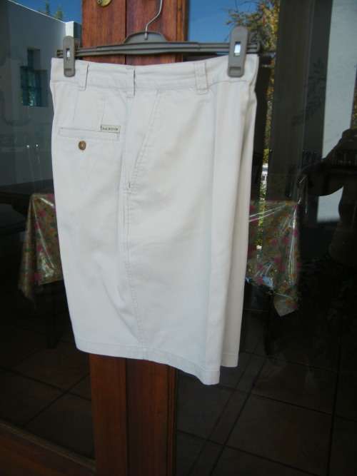 Men's beige shorts in pure cotton size 36 by WOOLWORTHS.As new