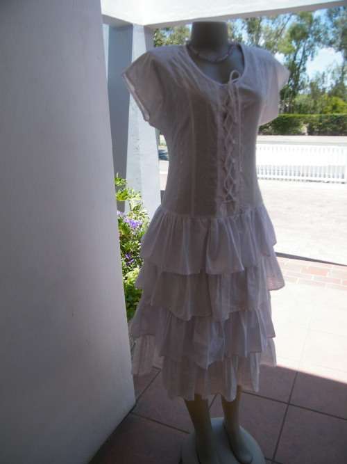 Exceptional flirty white broderie anglaise dress with frilled skirt .Size 34/10 by JAZ.As new