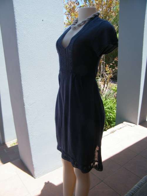 Steelblue acrylic knit short dress by RT in size 32/8 v front.Capped sleeves.Beautiful lace border