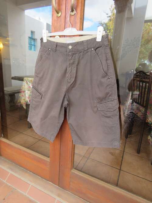 Men's long shorts by ESSENTIALS in size 33.In 100% cotton made in the Nethaerlands.As new