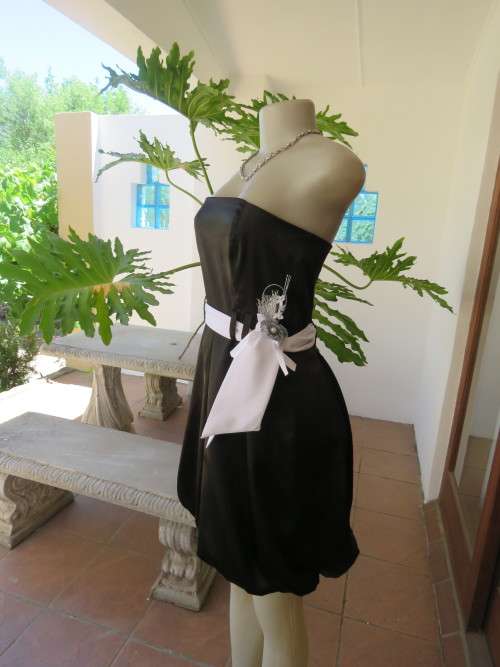 Evening dress in black heavy polyester satin in balloon style.By 'INWEAR' in 34/10.New cond.