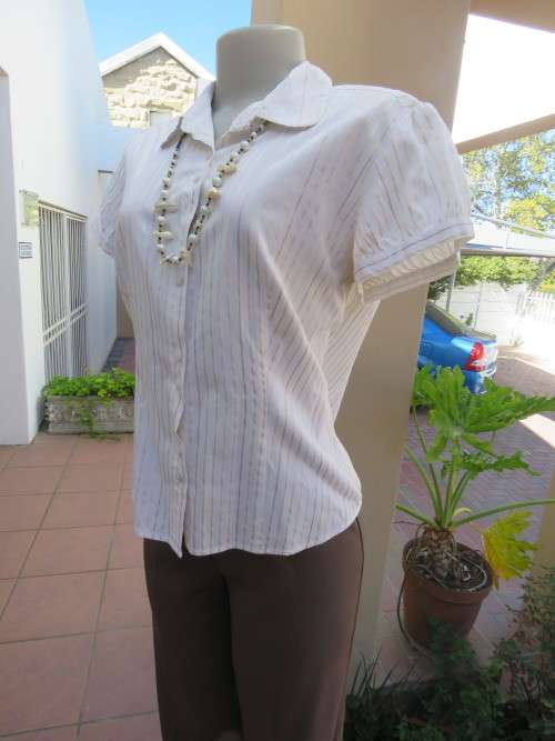 White button down top with gilded thread vertical stripes.By `KELSO` in size 40/16.Good condition.