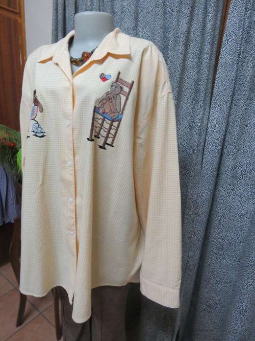 Peach and white fine check oversized shirt by 'SWEET SODA'.Size 50/26 in cotton fabric.New cond.