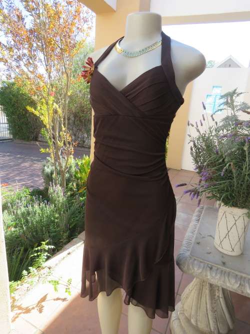 Magnificent dark chocolate brown halter neck evening dress.Size 32/8 by 'RUBY ROX'.New cond.