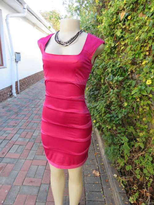 Casual Dresses Pretty magenta pink cocktail bodycon dress.Size 31 7 by LEGIT .In stretch polyester.New cond. was listed for 0.00 on 17 Dec at 21 01 by trendyvintage191 in Oudtshoorn ID 600589649