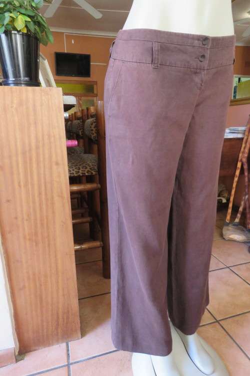 Choc brown 100% linen pants by STUDIO W in size 36/12 with side pockets.Used but in good cond.