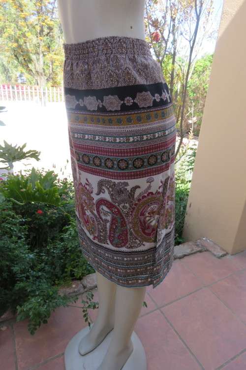 Vintage Bo-ho skirt by 'Princess' in size 36/12. In 85% polyester and 15% wool.