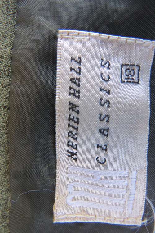 Top of the line mottled army green ankle length fully lined pencil skirt.Size 42/18 by MERIEN HALL