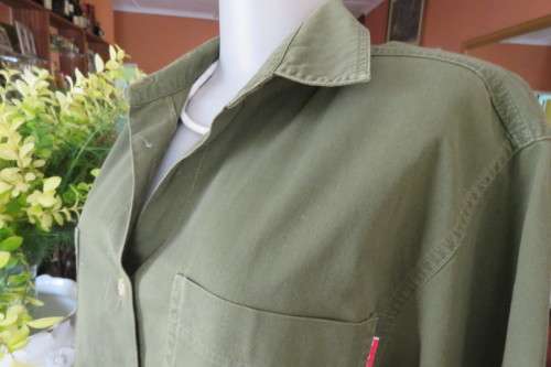 Army green ladies long sleeve casual shirt by 'News' in size 40/16. Two front pockets.