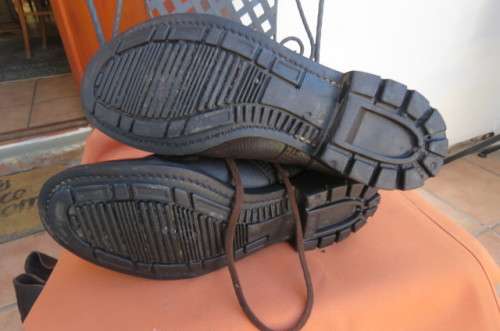 Pair of SADF genuine leather army boots in brown size 8  army size 262w .Issued in 2012 by DWS.