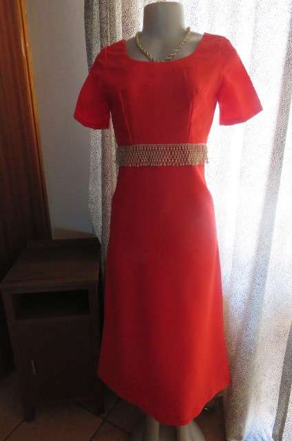 Attractive red maxi owner made empire style dress with short sleeves size 32/8. Very good cond.