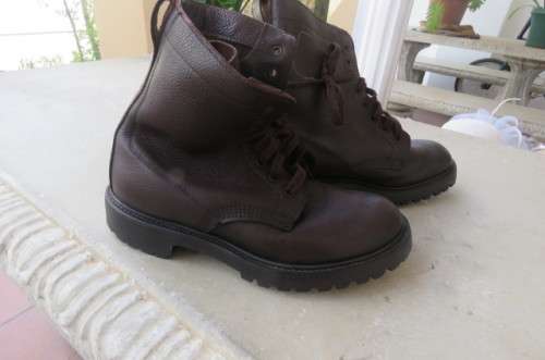 Pair of SADF genuine leather brown army boots in size 5 by Bagshaw issued in 1982. Army size 235 M.