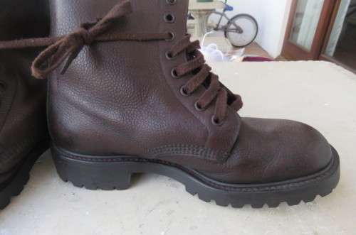 Pair of SADF genuine leather brown army boots in size 5 by Bagshaw issued in 1982. Army size 235 M.