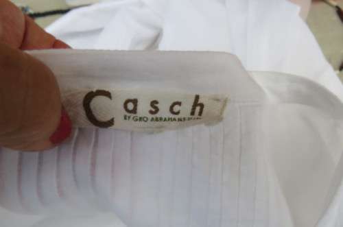 Absolute stunning white long sleeve top in very fine thin cotton fabric size 40/16. Loose hanging.