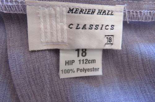 Lavender skirt with mottled look. Just under knee length. Size 42/18 by `Merien Hall`.New condition.
