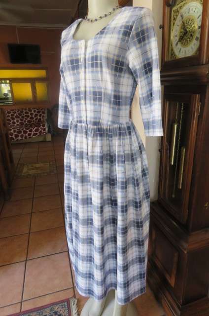 High quality dress by 'Paris Sport Club' size 32/8. Navy, light blue and white check pattern.