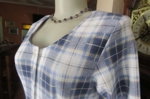 High quality dress by 'Paris Sport Club' size 32/8. Navy, light blue and white check pattern.