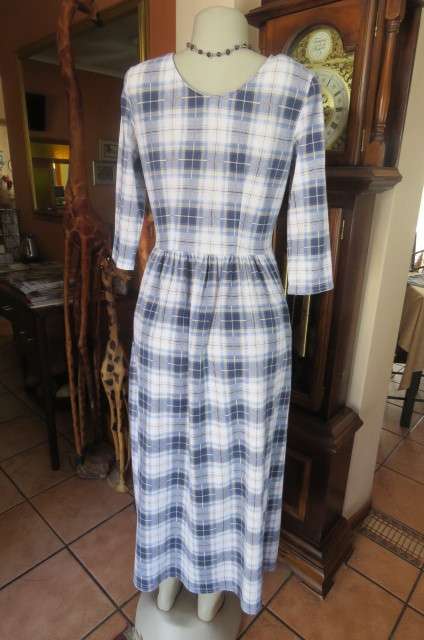 High quality dress by 'Paris Sport Club' size 32/8. Navy, light blue and white check pattern.