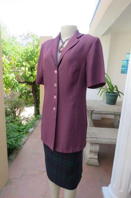 Smart long tailored mulberry colour short sleeve summer jacket size 34/10. In 100% polyester.