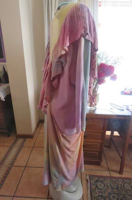 State of the art maxi dress by 'Novak'. In colour washed cotton fabric size up to size 42/18.