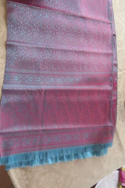 Amazing best quality 100% genuine silk scarf in red and light turquoise.