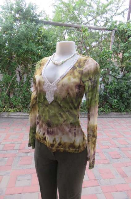 Very pretty marble patterned green and brown sheer stretch polyester top size 34/10 by 'InWear'.
