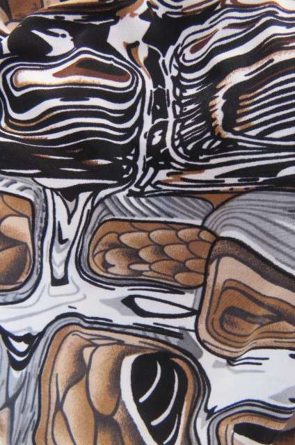 Cute but smart kneelength gored skirt in stretch polyester. By Audacity. Size 38/14. New condition