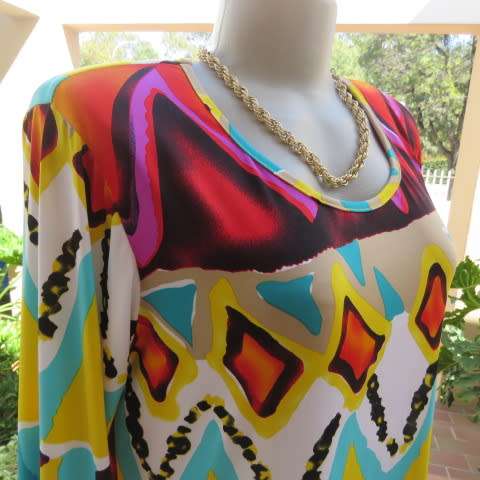 Must have for the season in a burst of colours. Size 40/16 in 100% stretch polyester fabric. New con