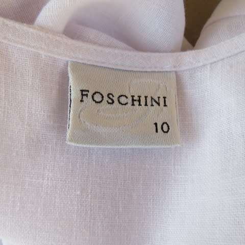Elegant white light weight coat in linen/cotton blend size 34/10 by FOSHINI.Slitted sides. New cond.