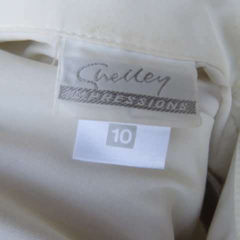 Amazing cream vintage button down top with embroidered shirt collar by SHELLEY size 34/10