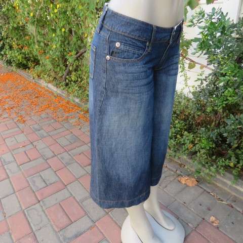 Culotte style blue denim cropped jean pants in size 34/10 by RT. Low rise. 100% cotton. As new.