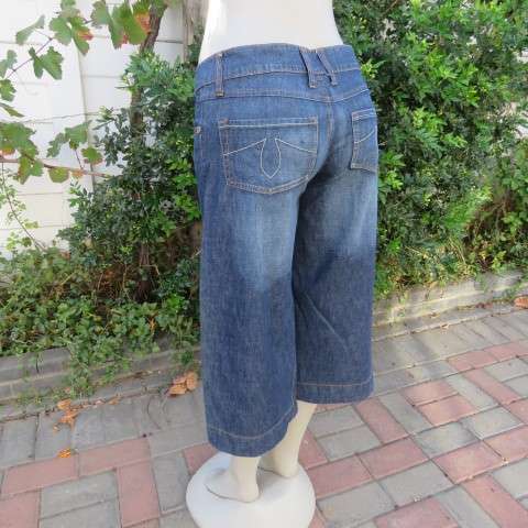 Culotte style blue denim cropped jean pants in size 34/10 by RT. Low rise. 100% cotton. As new.
