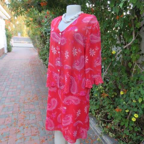 Wear anywhere 2 piece outfit in red sheer polyester with paisley and floral pattern.Size 40/16.