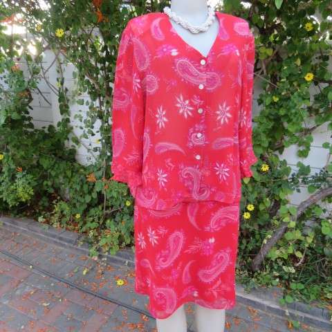 Wear anywhere 2 piece outfit in red sheer polyester with paisley and floral pattern.Size 40/16.