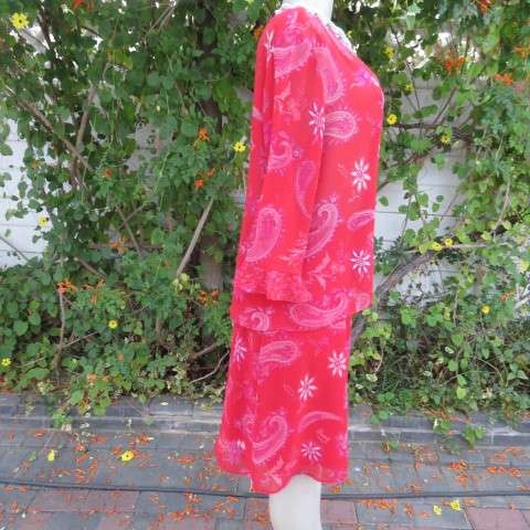 Wear anywhere 2 piece outfit in red sheer polyester with paisley and floral pattern.Size 40/16.