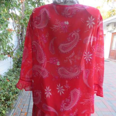 Wear anywhere 2 piece outfit in red sheer polyester with paisley and floral pattern.Size 40/16.
