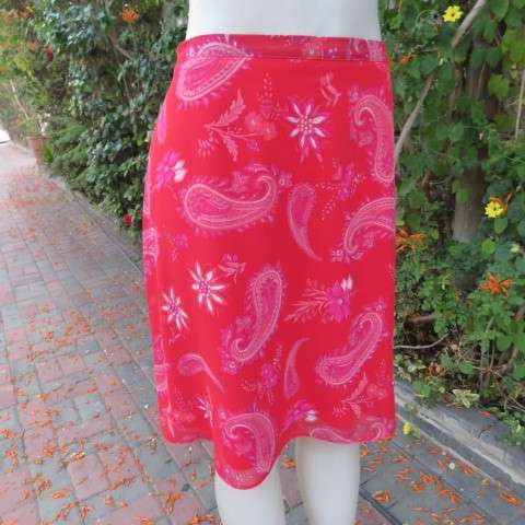 Wear anywhere 2 piece outfit in red sheer polyester with paisley and floral pattern.Size 40/16.