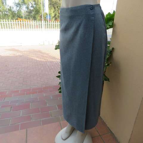 Versatile vintage fold over skirt in mottled jade colour. Size 36/12 by FASHIONETTE. New condition