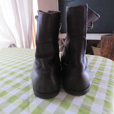 Pair of SADF genuine leather brown boots in size 10. Issued 2012. By DWS. Army size 277M.Good cond.